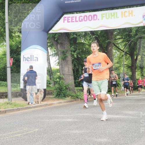 29.06.2025 - hella hamburg halbmarathon KatJ http://msf.ph/oto/8339743 29.06.2025 10:18:59 Zwischen KM18-KM19  meine-sportfotos.de