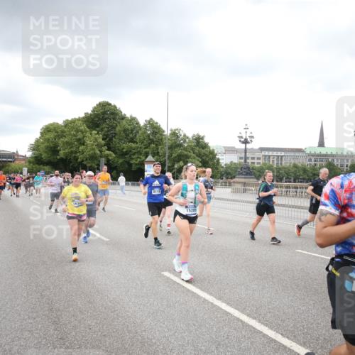 29.06.2025 - hella hamburg halbmarathon Jannik Wohlers http://msf.ph/oto/8339747 29.06.2025 10:55:26 Lombardsbrücke 2793, 3101, 3244, 4265, 4470, 4896, 5220, 5222, 5575, 6055, 6056, 6113, 6257, 6594, 7516, 7969, 8110, 8527, 8532, 8533, 8648, 9548, 9861, 9865, 9956, 10436, 10438, 10449, 10593, 11903, 11962, 11963, 12695, 13504, 13627, 14124, 14221, 14492, 15116, 15199, 15289, 15763, 15764, 16336, 16413, 16651, 16768, 16926, 17038, 17039, 17168, 17392, 18195, 18329, 18907 meine-sportfotos.de