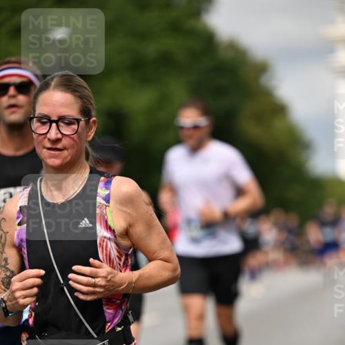 29.06.2025 - hella hamburg halbmarathon Dr. Thomas Lammeyer http://msf.ph/oto/8339772 29.06.2025 10:17:58 Kennedybrücke 1406, 1747, 2891, 4001, 4032, 4795, 4962, 5631, 5719, 6089, 7462, 7802, 7913, 8001, 8673, 9141, 9631, 9845, 9886, 10442, 10443, 11355 meine-sportfotos.de