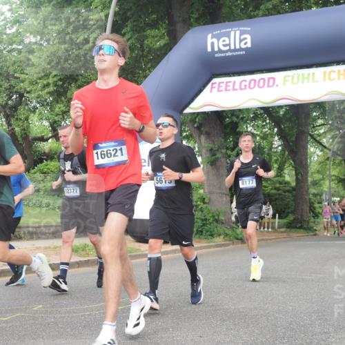 29.06.2025 - hella hamburg halbmarathon KatJ http://msf.ph/oto/8339783 29.06.2025 10:48:19 Zwischen KM18-KM19 2911, 5613, 5870, 7306, 8177 meine-sportfotos.de