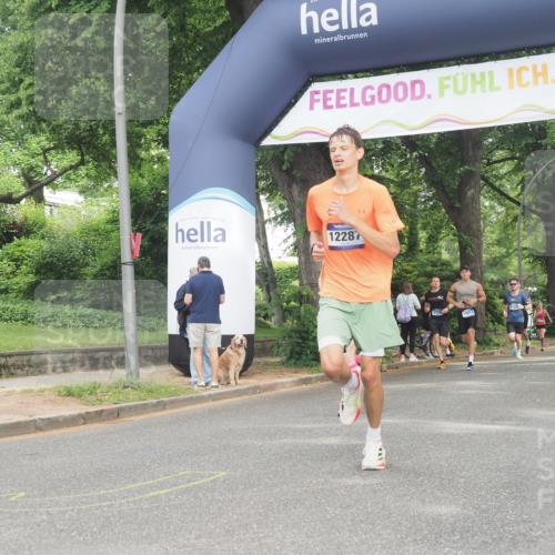 29.06.2025 - hella hamburg halbmarathon KatJ http://msf.ph/oto/8339805 29.06.2025 10:18:59 Zwischen KM18-KM19  meine-sportfotos.de