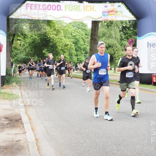 29.06.2025 - hella hamburg halbmarathon MichiJ http://msf.ph/oto/8339852 29.06.2025 10:39:48 Zwischen KM18-KM19 1657, 2814, 5008, 5020, 5093, 6198, 7383, 9145, 12519, 14198, 14286, 15427 meine-sportfotos.de