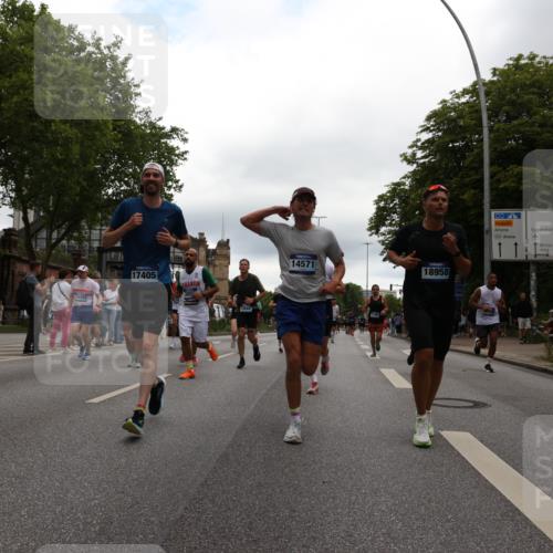 29.06.2025 - hella hamburg halbmarathon Yannick Fuchs http://msf.ph/oto/8339855 29.06.2025 10:52:06 20KM 1595, 1611, 1833, 2488, 2656, 2840, 2907, 3251, 3859, 4319, 4426, 4467, 4502, 4632, 4708, 4833, 5277, 5341, 5926, 6104, 6138, 6147, 6592, 6595, 7082, 7138, 7189, 8322, 8585, 9230, 9316, 9485, 10788, 11394, 11645, 12378, 12585, 12879, 13816, 13880, 14266, 14571, 15217, 15434, 15527, 16531, 17405, 17415, 17827, 18068, 18180, 18492, 18501, 18587, 18762, 18891 meine-sportfotos.de
