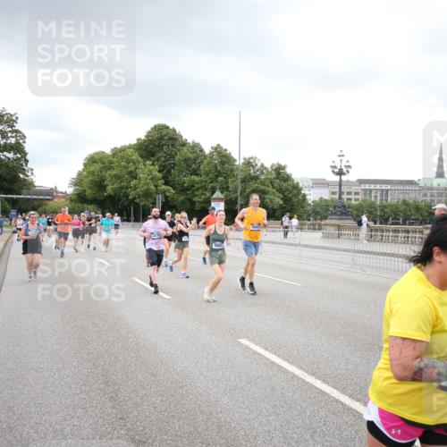29.06.2025 - hella hamburg halbmarathon Jannik Wohlers http://msf.ph/oto/8339873 29.06.2025 10:55:28 Lombardsbrücke 2793, 3101, 3244, 3268, 4265, 4470, 4473, 4896, 5220, 5222, 5306, 5575, 5994, 6055, 6056, 6113, 6257, 6594, 7516, 7969, 8110, 8527, 8532, 8533, 8648, 9548, 9861, 9865, 9956, 10436, 10438, 10449, 10593, 10640, 11903, 11962, 11963, 12267, 12695, 13055, 13504, 13627, 14124, 14221, 14492, 15116, 15199, 15289, 15763, 15764, 16336, 16413, 16651, 16768, 16926, 17038, 17039, 17168, 17392, 18195, 18329, 18907 meine-sportfotos.de