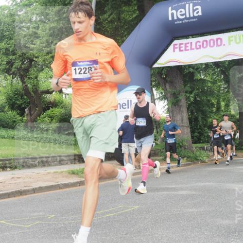 29.06.2025 - hella hamburg halbmarathon KatJ http://msf.ph/oto/8339880 29.06.2025 10:19:00 Zwischen KM18-KM19  meine-sportfotos.de