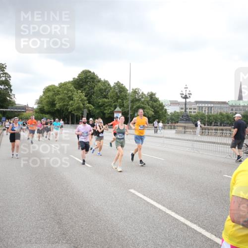 29.06.2025 - hella hamburg halbmarathon Jannik Wohlers http://msf.ph/oto/8339891 29.06.2025 10:55:28 Lombardsbrücke 2793, 3101, 3244, 3268, 4265, 4470, 4473, 4896, 5220, 5222, 5306, 5575, 5994, 6055, 6056, 6113, 6257, 6594, 7516, 7969, 8110, 8527, 8532, 8533, 8648, 9548, 9861, 9865, 9956, 10436, 10438, 10449, 10593, 10640, 11903, 11962, 11963, 12267, 12695, 13055, 13504, 13627, 14124, 14221, 14492, 15116, 15199, 15289, 15763, 15764, 16336, 16413, 16651, 16768, 16926, 17038, 17039, 17168, 17392, 18195, 18329, 18907 meine-sportfotos.de