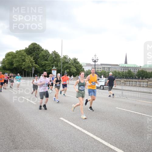 29.06.2025 - hella hamburg halbmarathon Jannik Wohlers http://msf.ph/oto/8339943 29.06.2025 10:55:29 Lombardsbrücke 2793, 3101, 3268, 4265, 4470, 4473, 4896, 5220, 5222, 5306, 5575, 5994, 6055, 6056, 6113, 6257, 6494, 6594, 7516, 7616, 7969, 8110, 8532, 8533, 8648, 9548, 9838, 9861, 9865, 9956, 10436, 10438, 10449, 10593, 10640, 11903, 11962, 11963, 12267, 12695, 13055, 13504, 13627, 14124, 14221, 14492, 15116, 15199, 15289, 15763, 15764, 16336, 16413, 16651, 16768, 16926, 16960, 17038, 17039, 17168, 17392, 18195, 18329, 18907 meine-sportfotos.de