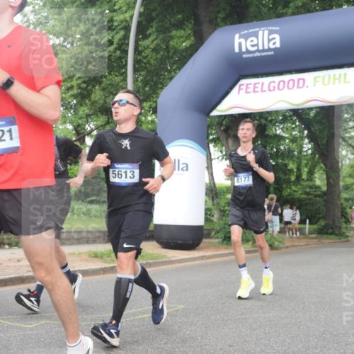 29.06.2025 - hella hamburg halbmarathon KatJ http://msf.ph/oto/8339948 29.06.2025 10:48:19 Zwischen KM18-KM19 2911, 5613, 5870, 7306, 8177 meine-sportfotos.de