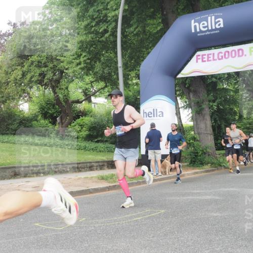 29.06.2025 - hella hamburg halbmarathon KatJ http://msf.ph/oto/8339950 29.06.2025 10:19:00 Zwischen KM18-KM19  meine-sportfotos.de