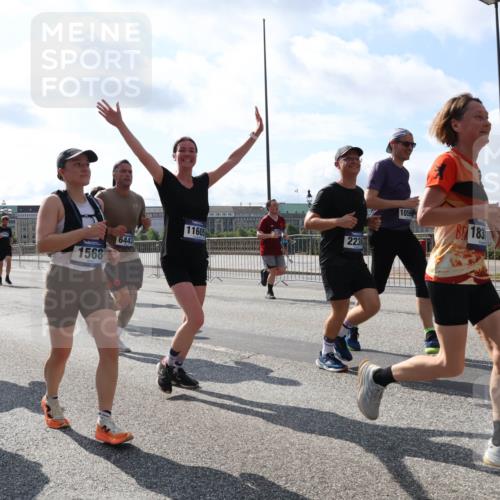 29.06.2025 - hella hamburg halbmarathon Lena Gebhardt http://msf.ph/oto/8339954 29.06.2025 10:00:40 Lombardsbrücke 2474, 321, 1568, 6443, 11605, 2236, 10599, 183, 1019, 1180, 1526, 1544, 1568, 1583, 1611, 1681, 2027, 2086, 2236, 2346, 2426, 2474, 2606, 2652, 2730, 2982, 3042, 3059, 3141, 3177, 3319, 3400, 3794, 3861, 3898, 3983, 4419, 4579, 4594, 4616, 4767, 4813, 4940, 4945, 5033, 5418, 5643, 5728, 5870, 6082, 6084, 6104, 6138, 6220, 6260, 6443, 6470, 6714, 6757, 7757, 7759, 7761, 8255, 8326, 8478, 8632, 8923, 9124, 9553, 9555, 9577, 10074, 10271, 10599 meine-sportfotos.de