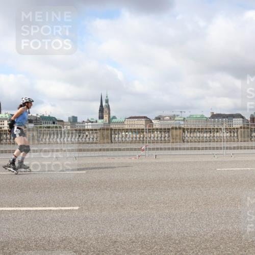 29.06.2025 - hella hamburg halbmarathon Lena Gebhardt http://msf.ph/oto/8340142 29.06.2025 09:09:05 Lombardsbrücke  meine-sportfotos.de