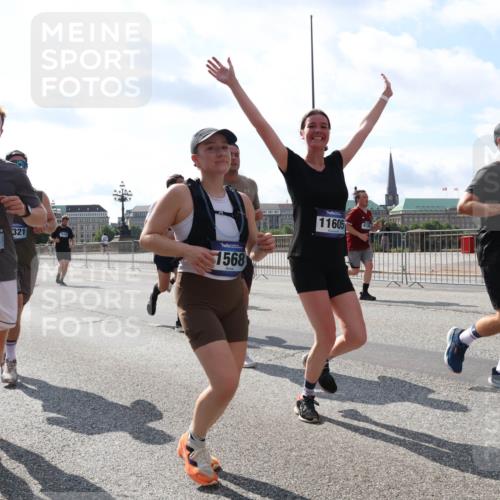 29.06.2025 - hella hamburg halbmarathon Lena Gebhardt http://msf.ph/oto/8340193 29.06.2025 10:00:40 Lombardsbrücke 10746, 4, 2474, 321, 1568, 11605, 22, 1019, 1180, 1526, 1544, 1568, 1583, 1611, 1681, 2027, 2086, 2236, 2346, 2426, 2474, 2606, 2652, 2730, 2982, 3042, 3059, 3141, 3177, 3319, 3400, 3794, 3861, 3898, 3983, 4419, 4579, 4594, 4616, 4767, 4813, 4940, 4945, 5033, 5418, 5643, 5728, 5870, 6082, 6084, 6104, 6138, 6220, 6260, 6443, 6470, 6714, 6757, 7757, 7759, 7761, 8255, 8326, 8478, 8632, 8923, 9124, 9553, 9555, 9577, 10074, 10271, 10599 meine-sportfotos.de