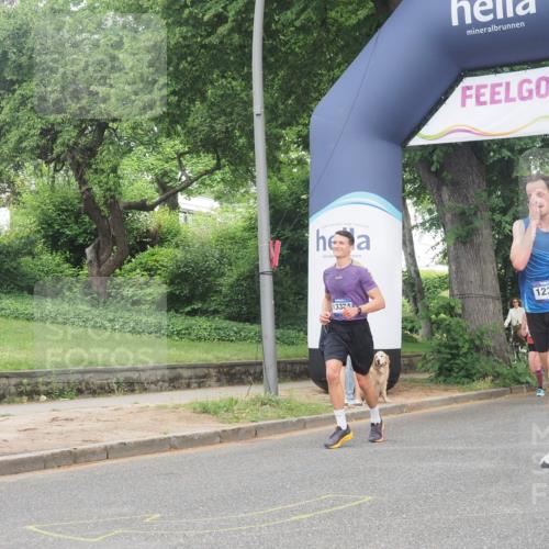 29.06.2025 - hella hamburg halbmarathon KatJ http://msf.ph/oto/8340277 29.06.2025 10:19:04 Zwischen KM18-KM19 1758, 5328 meine-sportfotos.de