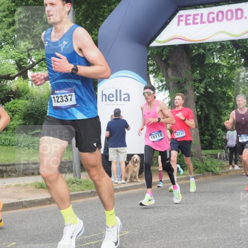 29.06.2025 - hella hamburg halbmarathon KatJ http://msf.ph/oto/8340346 29.06.2025 10:19:05 Zwischen KM18-KM19 1758, 2021, 5328 meine-sportfotos.de