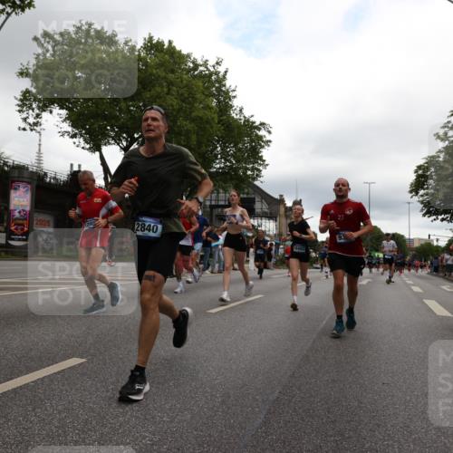 29.06.2025 - hella hamburg halbmarathon Yannick Fuchs http://msf.ph/oto/8340349 29.06.2025 10:52:09 20KM 1319, 1595, 1833, 2488, 2656, 2840, 2907, 3251, 3859, 4319, 4502, 4632, 4708, 4833, 5277, 5341, 5926, 6104, 6138, 6147, 6592, 6595, 7082, 7138, 7189, 7856, 8322, 8585, 9230, 9316, 9485, 10020, 10319, 10788, 11394, 11645, 11846, 12378, 12495, 12585, 12879, 13287, 13512, 13694, 13816, 13880, 14266, 14571, 15197, 15434, 15527, 16189, 16531, 17405, 17415, 17827, 18068, 18180, 18492, 18501, 18587, 18891 meine-sportfotos.de