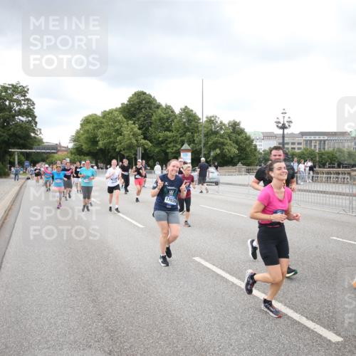 29.06.2025 - hella hamburg halbmarathon Jannik Wohlers http://msf.ph/oto/8340356 29.06.2025 10:55:35 Lombardsbrücke 1909, 2793, 3268, 4265, 4354, 4470, 4473, 4836, 4896, 5306, 5994, 6055, 6056, 6113, 6494, 6594, 7516, 7616, 7969, 8005, 8110, 8305, 8532, 8533, 9838, 9861, 9865, 10449, 10640, 11903, 11962, 11963, 12267, 13055, 13627, 14124, 14142, 14221, 14280, 14281, 14492, 15173, 15199, 15272, 15763, 15764, 16413, 16960, 17038, 17039, 17168, 18195, 18329 meine-sportfotos.de