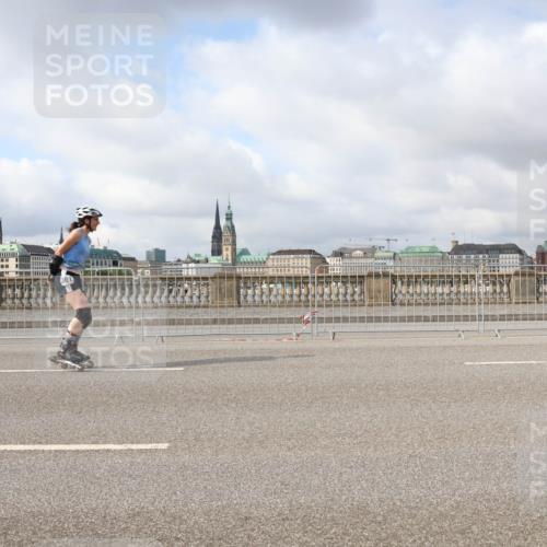 29.06.2025 - hella hamburg halbmarathon Lena Gebhardt http://msf.ph/oto/8340357 29.06.2025 09:09:06 Lombardsbrücke  meine-sportfotos.de