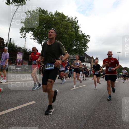 29.06.2025 - hella hamburg halbmarathon Yannick Fuchs http://msf.ph/oto/8340377 29.06.2025 10:52:09 20KM 1319, 1595, 1833, 2488, 2656, 2840, 2907, 3251, 3859, 4319, 4502, 4632, 4708, 4833, 5277, 5341, 5926, 6104, 6138, 6147, 6592, 6595, 7082, 7138, 7189, 7856, 8322, 8585, 9230, 9316, 9485, 10020, 10319, 10788, 11394, 11645, 11846, 12378, 12495, 12585, 12879, 13287, 13512, 13694, 13816, 13880, 14266, 14571, 15197, 15434, 15527, 16189, 16531, 17405, 17415, 17827, 18068, 18180, 18492, 18501, 18587, 18891 meine-sportfotos.de