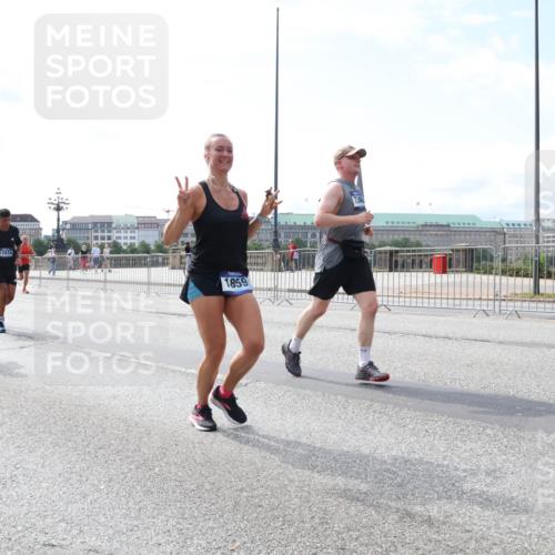 29.06.2025 - hella hamburg halbmarathon Lena Gebhardt http://msf.ph/oto/8340407 29.06.2025 10:13:26 Lombardsbrücke 13331, 17474, 1859, 1007, 1747, 1859, 2055, 2721, 2904, 2961, 2987, 3218, 3360, 3728, 3729, 4187, 4795, 4950, 5232, 5546, 6026, 6489, 6717, 6724, 7346, 7446, 7447, 7460, 7873, 7913, 8279, 8398, 8405, 8913, 9128, 9141, 9527, 9612, 10977, 12313, 12492, 12797, 12928, 12929, 13331, 13928, 14404, 15663, 15922, 16030, 16255, 16437, 16491, 17472, 17474, 17699, 17988, 18048, 18222, 18231, 18320, 18732 meine-sportfotos.de