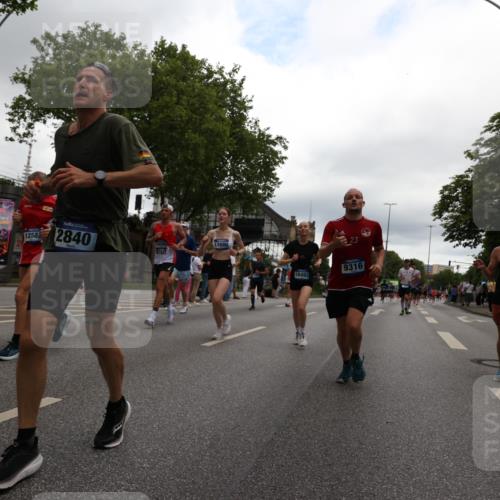 29.06.2025 - hella hamburg halbmarathon Yannick Fuchs http://msf.ph/oto/8340415 29.06.2025 10:52:09 20KM 1319, 1595, 1833, 2488, 2656, 2840, 2907, 3251, 3859, 4319, 4502, 4632, 4708, 4833, 5277, 5341, 5926, 6104, 6138, 6147, 6592, 6595, 7082, 7138, 7189, 7856, 8322, 8585, 9230, 9316, 9485, 10020, 10319, 10788, 11394, 11645, 11846, 12378, 12495, 12585, 12879, 13287, 13512, 13694, 13816, 13880, 14266, 14571, 15197, 15434, 15527, 16189, 16531, 17405, 17415, 17827, 18068, 18180, 18492, 18501, 18587, 18891 meine-sportfotos.de