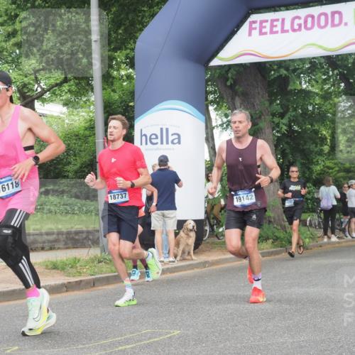 29.06.2025 - hella hamburg halbmarathon KatJ http://msf.ph/oto/8340450 29.06.2025 10:19:06 Zwischen KM18-KM19 1758, 2021, 5328 meine-sportfotos.de