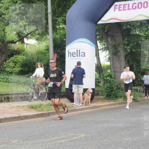29.06.2025 - hella hamburg halbmarathon KatJ http://msf.ph/oto/8340534 29.06.2025 10:19:08 Zwischen KM18-KM19 1758, 2021, 5328 meine-sportfotos.de