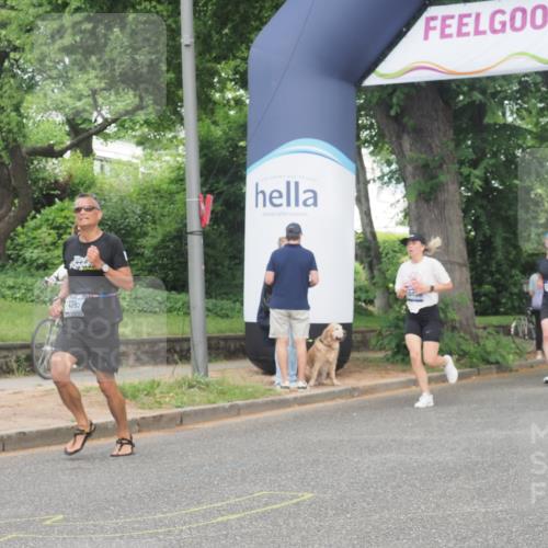 29.06.2025 - hella hamburg halbmarathon KatJ http://msf.ph/oto/8340574 29.06.2025 10:19:08 Zwischen KM18-KM19 1758, 2021, 5328 meine-sportfotos.de
