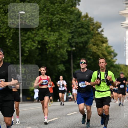 29.06.2025 - hella hamburg halbmarathon Dr. Thomas Lammeyer http://msf.ph/oto/8340596 29.06.2025 10:18:06 Kennedybrücke 1406, 1747, 2990, 3939, 4032, 4962, 5546, 5670, 5719, 6028, 6083, 6089, 7209, 7802, 7840, 7991, 8001, 8147, 8409, 9141, 9845, 9886, 11355 meine-sportfotos.de