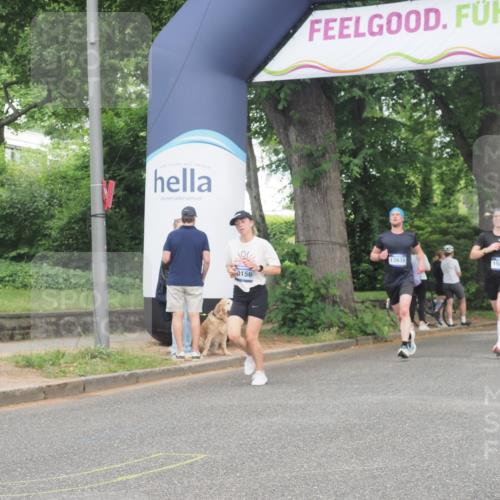 29.06.2025 - hella hamburg halbmarathon KatJ http://msf.ph/oto/8340633 29.06.2025 10:19:09 Zwischen KM18-KM19 1758, 2021, 5328 meine-sportfotos.de