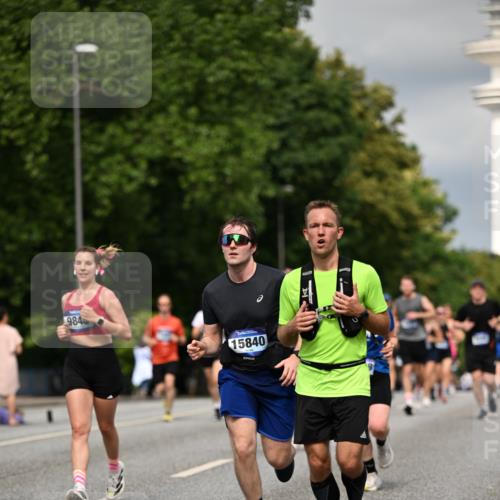 29.06.2025 - hella hamburg halbmarathon Dr. Thomas Lammeyer http://msf.ph/oto/8340731 29.06.2025 10:18:07 Kennedybrücke 1406, 1747, 2990, 3154, 3939, 4962, 5546, 5670, 5719, 6028, 6083, 6089, 7209, 7802, 7840, 7991, 8001, 8147, 8409, 9141, 9845, 9886, 11355 meine-sportfotos.de