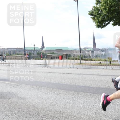 29.06.2025 - hella hamburg halbmarathon Lena Gebhardt http://msf.ph/oto/8340788 29.06.2025 10:13:26 Lombardsbrücke 3331, 17474, 1007, 1747, 1859, 2055, 2721, 2904, 2961, 2987, 3218, 3360, 3728, 3729, 4187, 4795, 4950, 5232, 5546, 6026, 6489, 6717, 6724, 7346, 7446, 7447, 7460, 7873, 7913, 8279, 8398, 8405, 8913, 9128, 9141, 9527, 9612, 10977, 12313, 12492, 12797, 12928, 12929, 13331, 13928, 14404, 15663, 15922, 16030, 16255, 16437, 16491, 17472, 17474, 17699, 17988, 18048, 18222, 18231, 18320, 18732 meine-sportfotos.de