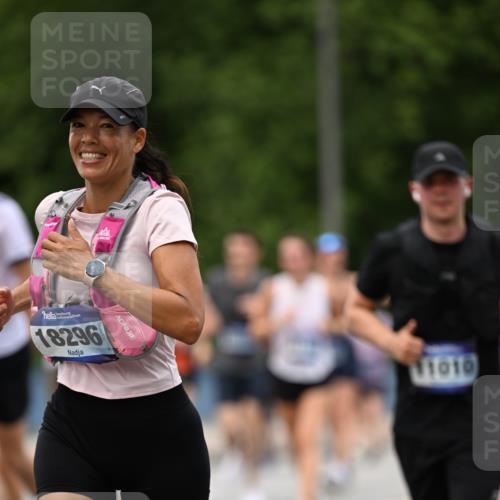 29.06.2025 - hella hamburg halbmarathon Dr. Thomas Lammeyer http://msf.ph/oto/8340840 29.06.2025 10:40:17 Kennedybrücke 1036, 1102, 1183, 1284, 1336, 1717, 2352, 2588, 2827, 3243, 3741, 3990, 4413, 4902, 4937, 5012, 5240, 5531, 6021, 6381, 6845, 6896, 7111, 7275, 7927, 8356, 8947, 10047, 10119, 10336, 10341, 10567, 11010, 11187, 11198 meine-sportfotos.de