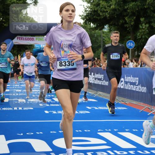 29.06.2025 - hella hamburg halbmarathon Strokosch-Dieckow http://msf.ph/oto/8340867 29.06.2025 10:53:46 Ziel 1422, 1706, 1870, 2058, 2082, 2518, 5399, 5607, 6260, 6877, 7177, 7395, 8285, 8335, 9922, 10529, 10891, 10895, 11588, 11589, 11604, 12413, 14026, 14702, 14818, 15441, 15502, 16092, 16538, 17482, 17740, 18143, 18249, 18418, 18487, 18514, 18759, 18831, 18915, 19177 meine-sportfotos.de