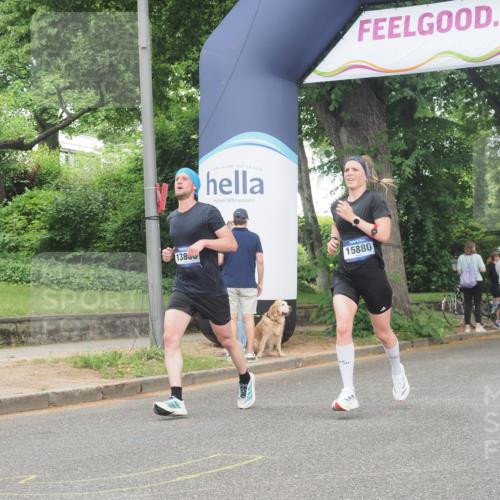 29.06.2025 - hella hamburg halbmarathon KatJ http://msf.ph/oto/8340884 29.06.2025 10:19:10 Zwischen KM18-KM19 2021, 2180, 5328 meine-sportfotos.de