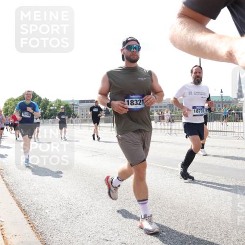 29.06.2025 - hella hamburg halbmarathon Lena Gebhardt http://msf.ph/oto/8340892 29.06.2025 10:00:41 Lombardsbrücke 11593, 10746, 247, 18762, 18321, 18701, 1019, 1180, 1526, 1544, 1568, 1583, 1611, 1681, 2027, 2086, 2236, 2346, 2426, 2474, 2606, 2652, 2730, 2982, 3042, 3059, 3141, 3177, 3319, 3400, 3740, 3794, 3861, 3983, 4419, 4579, 4594, 4616, 4708, 4767, 4813, 4940, 4945, 5033, 5418, 5643, 5728, 5870, 6082, 6084, 6104, 6138, 6147, 6220, 6260, 6443, 6470, 6714, 6757, 7757, 7759, 7761, 8255, 8326, 8478, 8632, 8923, 9124, 9553, 9555, 9577, 10074, 10271, 10599 meine-sportfotos.de