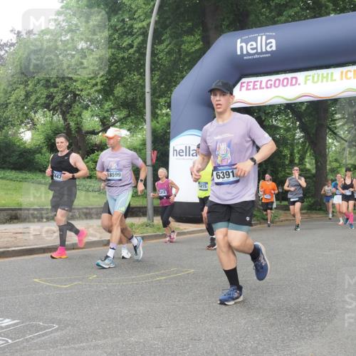 29.06.2025 - hella hamburg halbmarathon KatJ http://msf.ph/oto/8340893 29.06.2025 10:48:30 Zwischen KM18-KM19 1128, 2447, 2591, 6391, 6415, 8068 meine-sportfotos.de