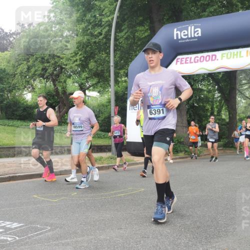 29.06.2025 - hella hamburg halbmarathon KatJ http://msf.ph/oto/8340902 29.06.2025 10:48:30 Zwischen KM18-KM19 1128, 2447, 2591, 6391, 6415, 8068 meine-sportfotos.de
