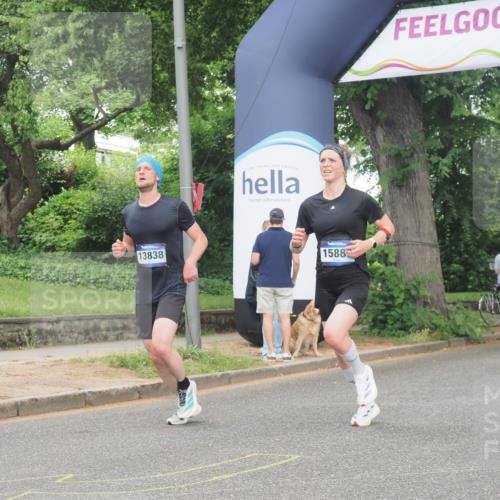 29.06.2025 - hella hamburg halbmarathon KatJ http://msf.ph/oto/8340931 29.06.2025 10:19:10 Zwischen KM18-KM19 2021, 2180, 5328 meine-sportfotos.de