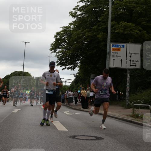 29.06.2025 - hella hamburg halbmarathon Yannick Fuchs http://msf.ph/oto/8340953 29.06.2025 10:52:12 20KM 1319, 1595, 1833, 2250, 2488, 2656, 2840, 2907, 3251, 3859, 4319, 4502, 4550, 4632, 4708, 4767, 5277, 5341, 5675, 5926, 6104, 6138, 6147, 6592, 6595, 7082, 7138, 7189, 7856, 8322, 8585, 9230, 9316, 10020, 10319, 10703, 10788, 11394, 11645, 11846, 12378, 12495, 12585, 12879, 13287, 13512, 13694, 13816, 13880, 14266, 14571, 15197, 15434, 15527, 16189, 16531, 17405, 17415, 17531, 17827, 18068, 18180, 18492, 18501, 18587, 18727 meine-sportfotos.de