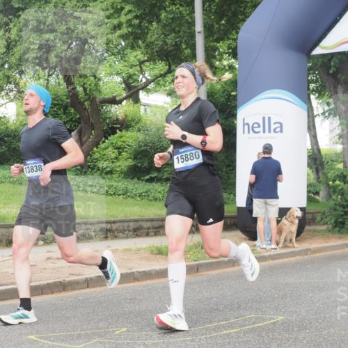 29.06.2025 - hella hamburg halbmarathon KatJ http://msf.ph/oto/8341013 29.06.2025 10:19:11 Zwischen KM18-KM19 2021, 2180 meine-sportfotos.de