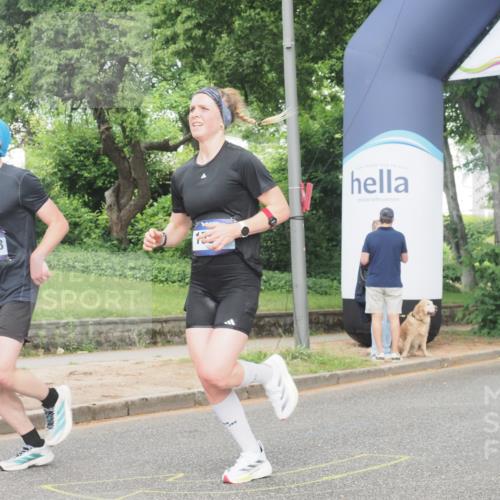 29.06.2025 - hella hamburg halbmarathon KatJ http://msf.ph/oto/8341032 29.06.2025 10:19:11 Zwischen KM18-KM19 2021, 2180 meine-sportfotos.de