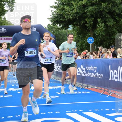 29.06.2025 - hella hamburg halbmarathon Strokosch-Dieckow http://msf.ph/oto/8341146 29.06.2025 10:53:44 Ziel 1422, 1706, 1870, 2058, 2082, 2518, 2630, 3819, 5399, 5607, 6260, 6877, 7177, 8285, 8335, 9922, 10529, 10891, 10895, 11588, 11589, 11604, 12413, 12632, 13865, 14026, 14702, 14818, 15061, 15441, 15502, 16092, 16538, 17482, 17740, 18143, 18249, 18418, 18487, 18514, 18715, 18759, 18915, 19177 meine-sportfotos.de