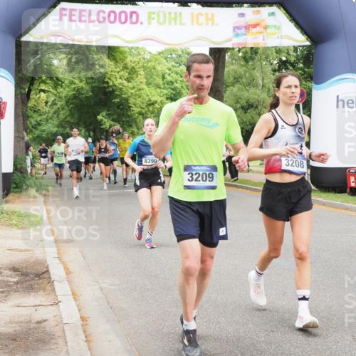29.06.2025 - hella hamburg halbmarathon MichiJ http://msf.ph/oto/8341206 29.06.2025 10:40:03 Zwischen KM18-KM19 1706, 2444, 3208, 3209, 5169, 5194, 6390, 7786, 8390, 9380, 15681, 16538, 18331 meine-sportfotos.de