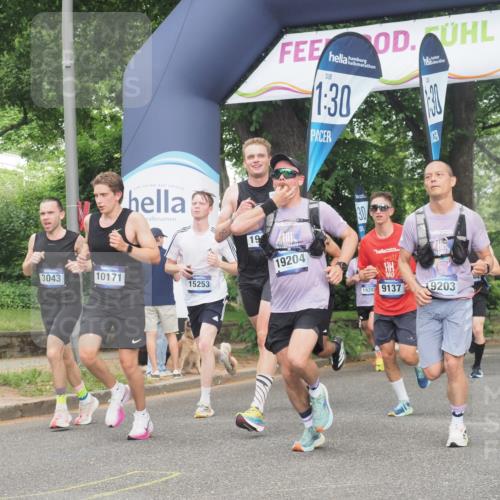 29.06.2025 - hella hamburg halbmarathon KatJ http://msf.ph/oto/8341238 29.06.2025 10:19:14 Zwischen KM18-KM19 2180, 3043, 6781, 7231 meine-sportfotos.de