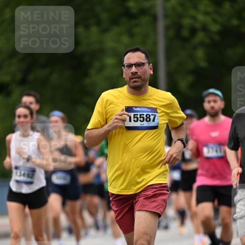 29.06.2025 - hella hamburg halbmarathon Dr. Thomas Lammeyer http://msf.ph/oto/8341241 29.06.2025 10:40:19 Kennedybrücke 1036, 1102, 1183, 1284, 1336, 1717, 2352, 2588, 2827, 3243, 3741, 3990, 4413, 4902, 4937, 5012, 5240, 5531, 6021, 6381, 6845, 6896, 7111, 7275, 7927, 8356, 8947, 10047, 10119, 10336, 10341, 10567, 11010, 11187, 11198 meine-sportfotos.de