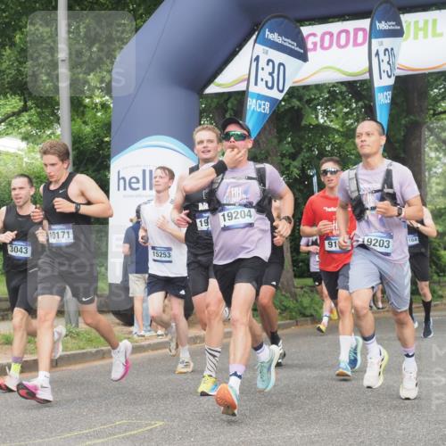 29.06.2025 - hella hamburg halbmarathon KatJ http://msf.ph/oto/8341253 29.06.2025 10:19:14 Zwischen KM18-KM19 2180, 3043, 6781, 7231 meine-sportfotos.de