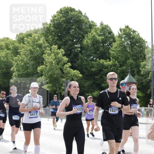 29.06.2025 - hella hamburg halbmarathon Jannik Wohlers http://msf.ph/oto/8341276 29.06.2025 10:42:14 Lombardsbrücke 1656, 1994, 2069, 2134, 2401, 2538, 2580, 2940, 2941, 3874, 4092, 4334, 4778, 5403, 5417, 6120, 6764, 7040, 7513, 8525, 8526, 8529, 8816, 9980, 10454, 10697, 10872, 10899, 12441, 12684, 13241, 13776, 14042, 14084, 14126, 14170, 14426, 14468, 14556, 14636, 14769, 15004, 15168, 15190, 15219, 15221, 15820, 15977, 16215, 16612, 16892 meine-sportfotos.de