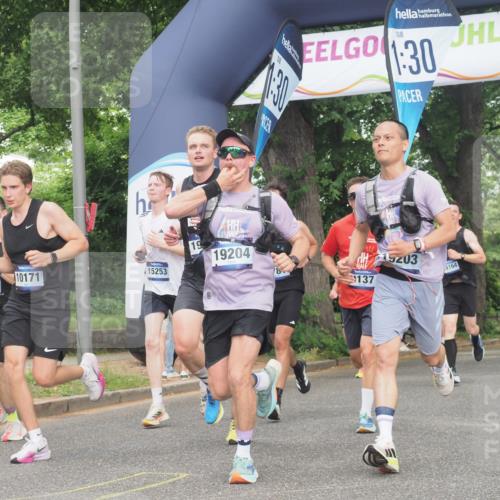 29.06.2025 - hella hamburg halbmarathon KatJ http://msf.ph/oto/8341279 29.06.2025 10:19:14 Zwischen KM18-KM19 2180, 3043, 6781, 7231 meine-sportfotos.de