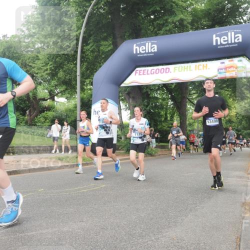 29.06.2025 - hella hamburg halbmarathon KatJ http://msf.ph/oto/8341300 29.06.2025 10:48:36 Zwischen KM18-KM19 1135, 1138, 2447, 5547, 6414, 6415, 8068, 8364 meine-sportfotos.de