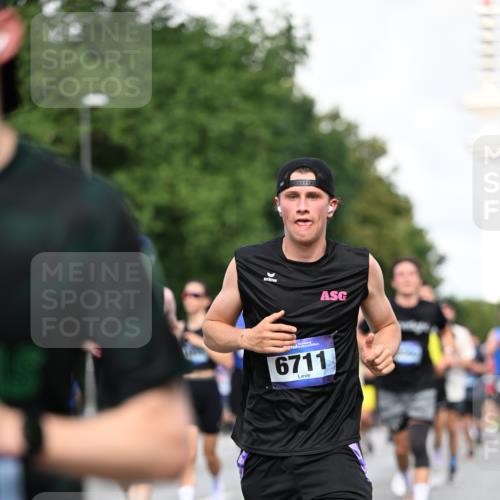 29.06.2025 - hella hamburg halbmarathon Dr. Thomas Lammeyer http://msf.ph/oto/8341347 29.06.2025 09:55:59 Kennedybrücke 1057, 1139, 1169, 1220, 1512, 1604, 3305, 3618, 4565, 4871, 4915, 5007, 5011, 5231, 5336, 6373, 6711, 7185, 7432, 7710, 7961, 8564, 8852, 9444, 10251, 10493, 10691, 10741, 11062 meine-sportfotos.de
